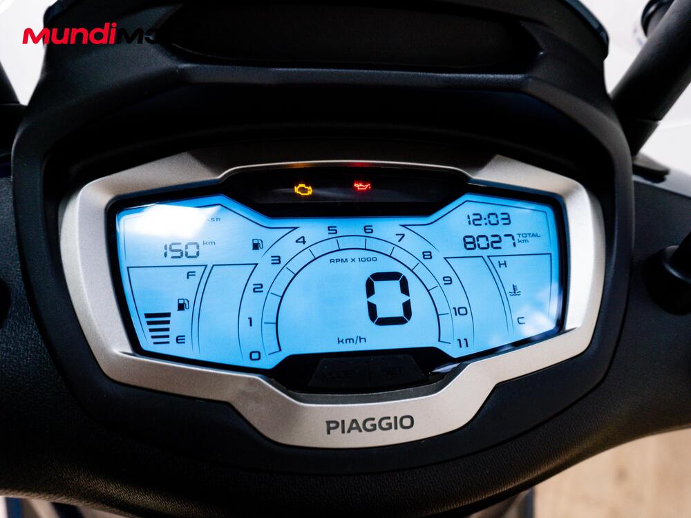 Piaggio Beverly 400 (2025 - 26) (12)