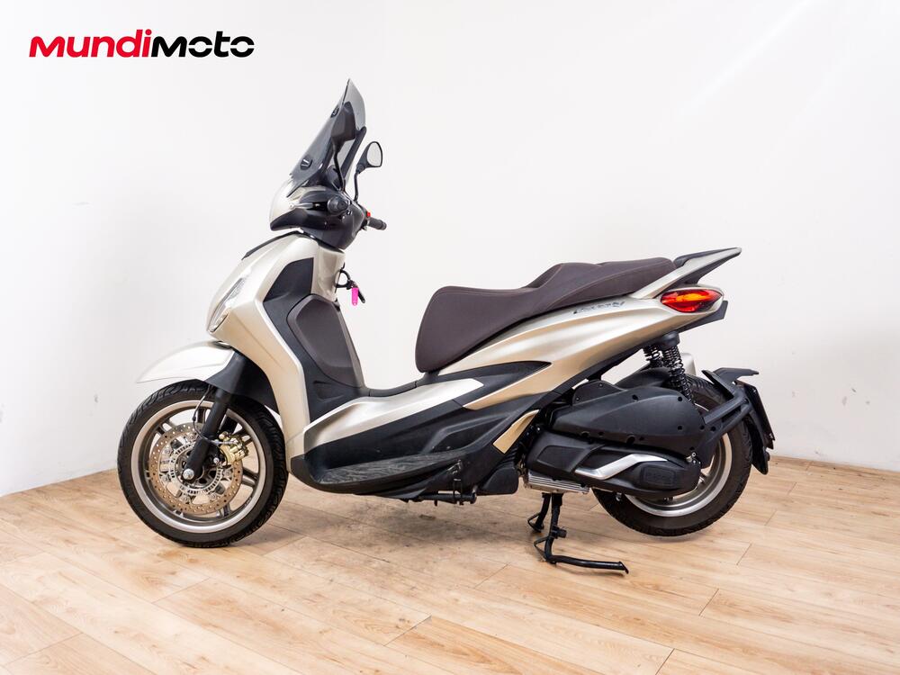Piaggio Beverly 300 Hpe (2021) (6)