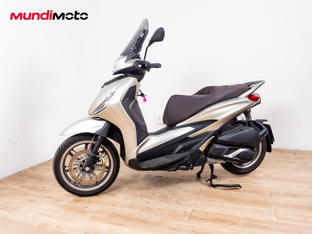 Piaggio Beverly 300 Hpe (2021) (8)