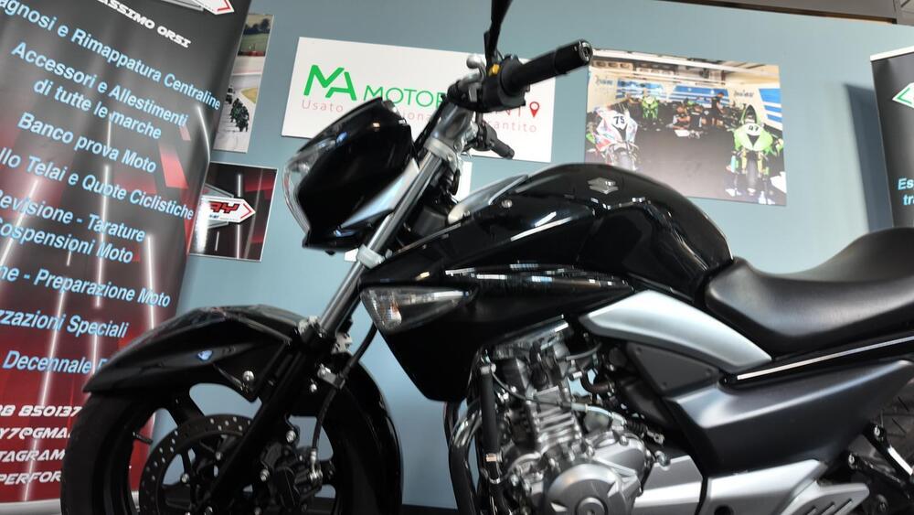 Suzuki Inazuma 250 (2012 - 17) (9)