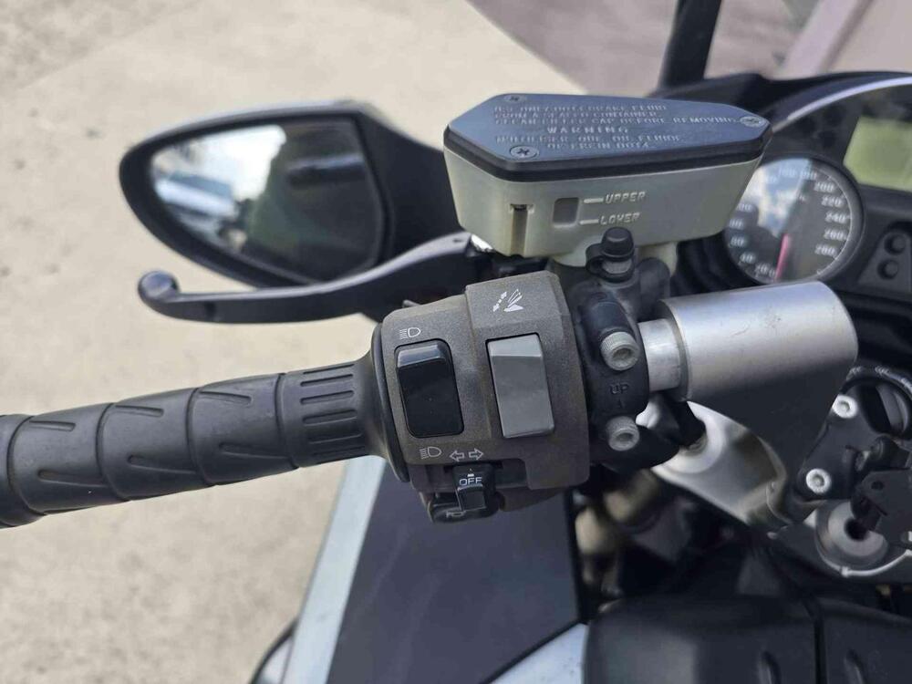 Kawasaki GTR 1400 (2007 - 09) (12)