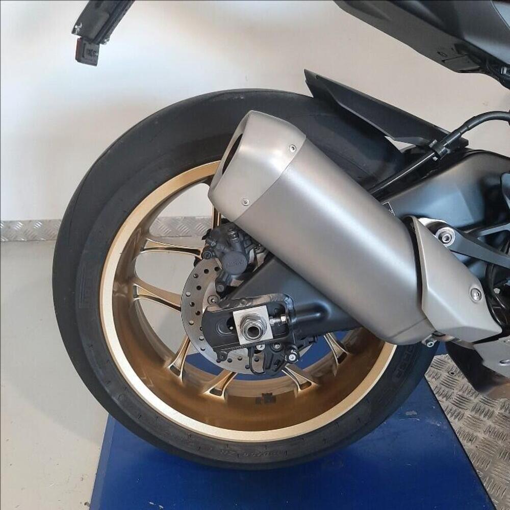 Yamaha YZF R1 World GP 60th Anniversary (2022 - 23) (7)