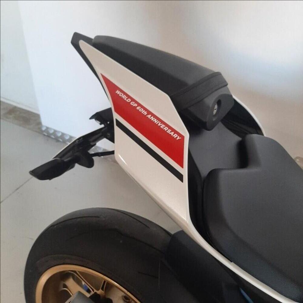 Yamaha YZF R1 World GP 60th Anniversary (2022 - 23) (8)