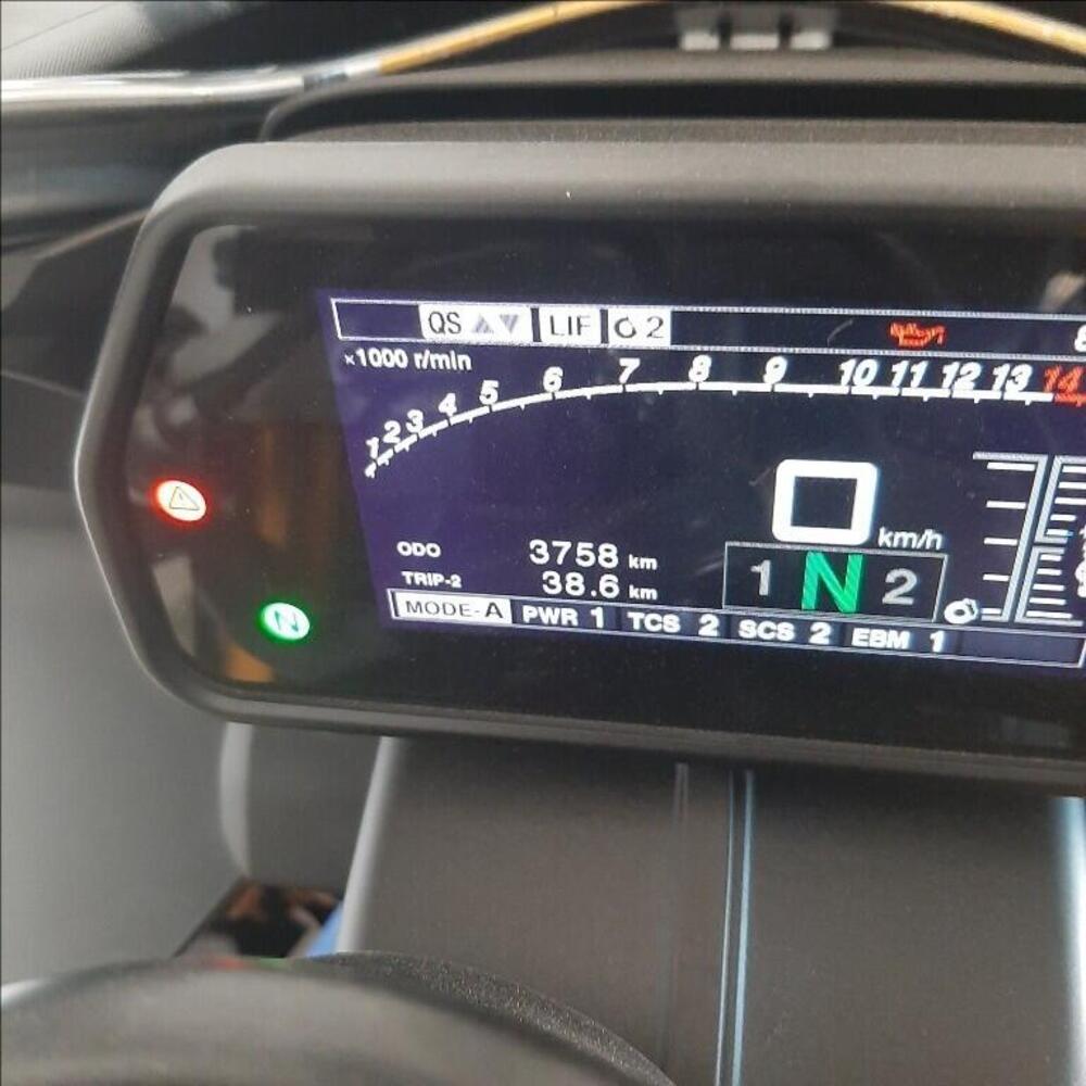 Yamaha YZF R1 World GP 60th Anniversary (2022 - 23) (12)