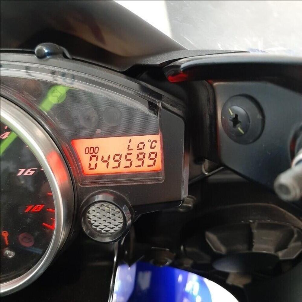 Yamaha YZF R6 (2008 - 09) (18)