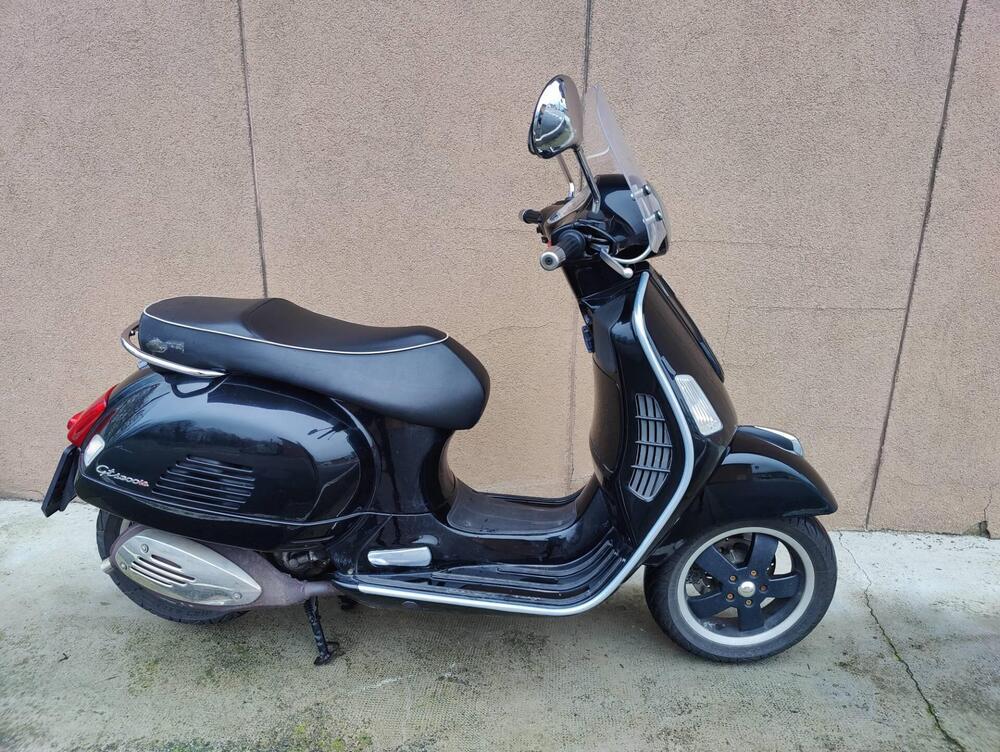 Vespa GTS 300 Super (2008 - 16) (2)