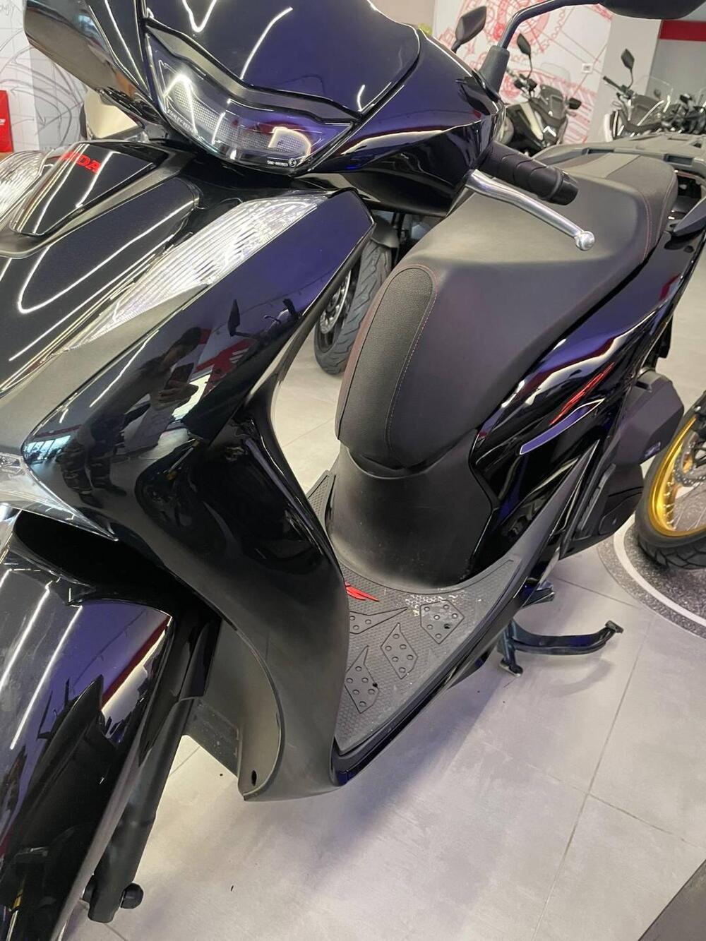 Honda SH 125i Sport (2024 - 25) (4)