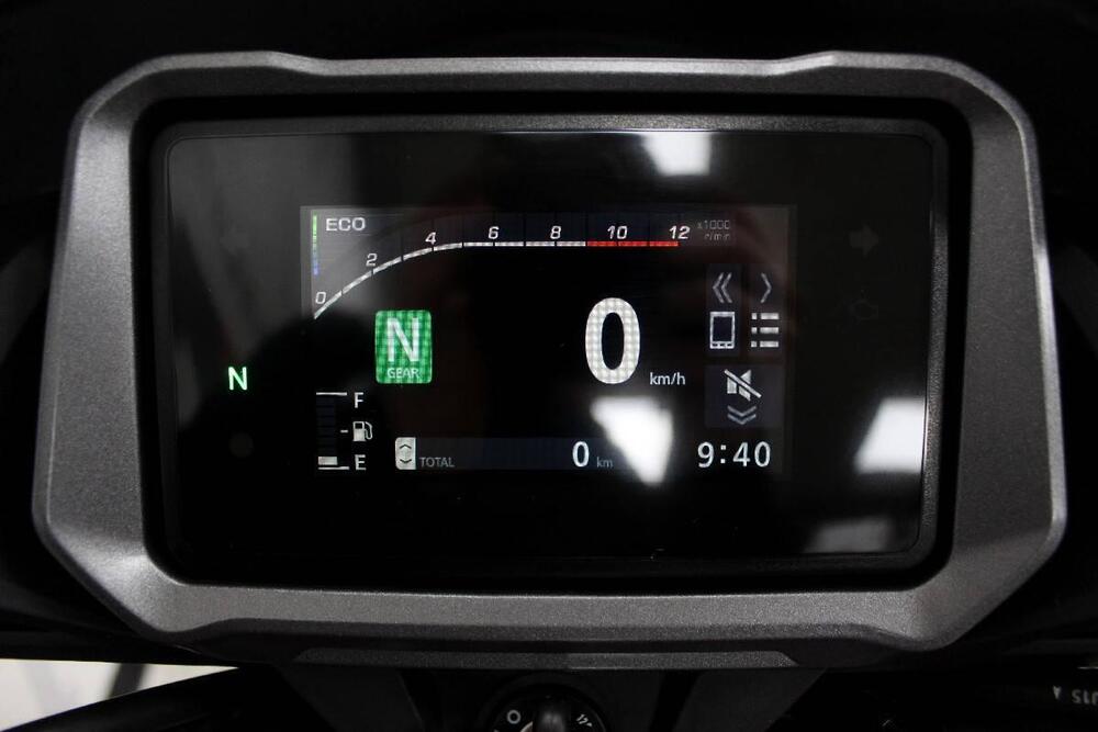 Honda CB 125 F (2026) (6)