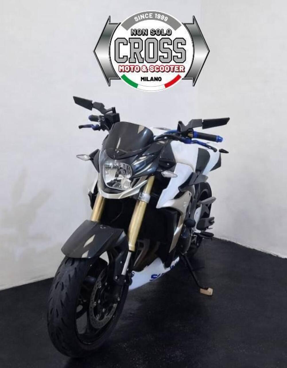 Suzuki GSR 750 (2010 - 15) (3)