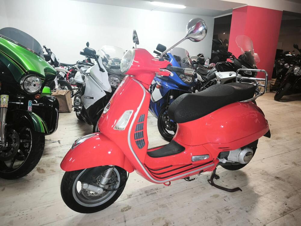 Vespa GTS 250 i.e. (2)