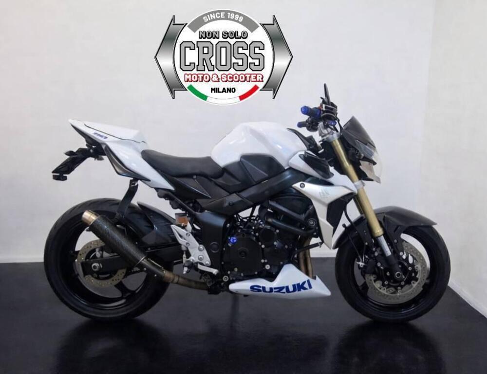 Suzuki GSR 750 (2010 - 15) (4)