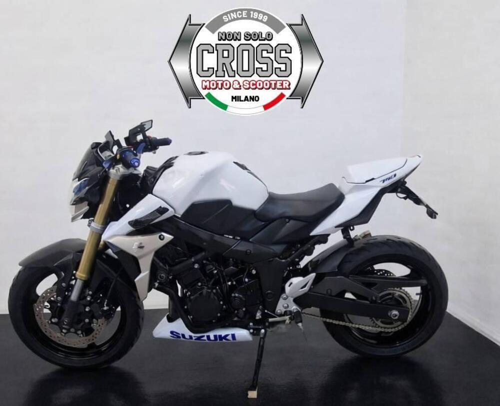 Suzuki GSR 750 (2010 - 15) (5)