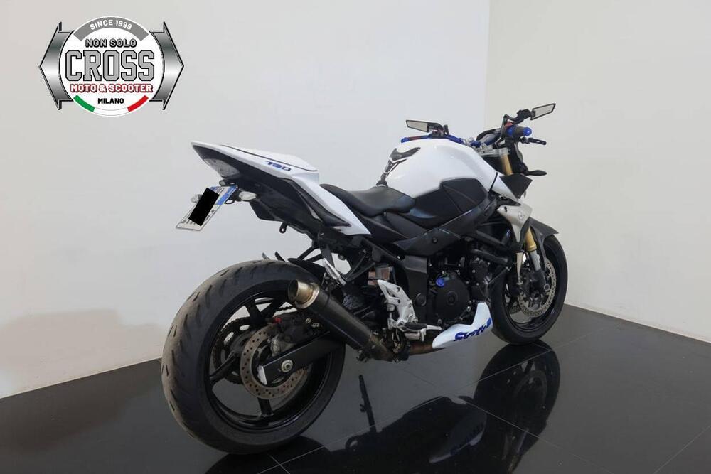 Suzuki GSR 750 (2010 - 15) (7)