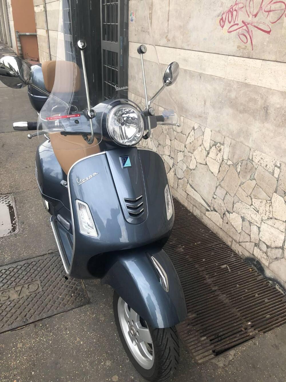 Vespa GTS 300 (2017 - 18) (3)