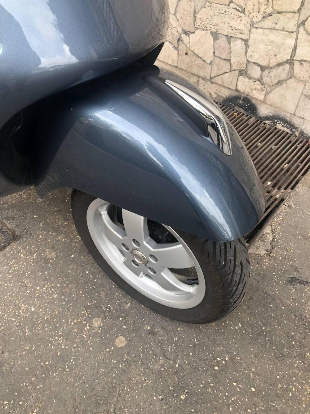 Vespa GTS 300 (2017 - 18) (9)