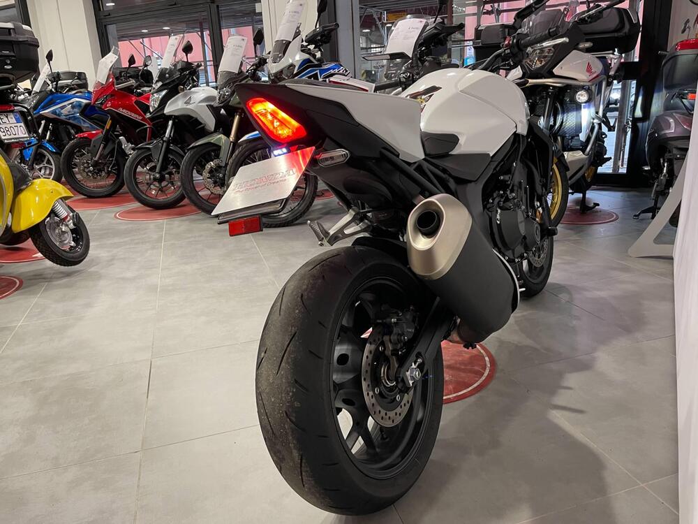 Honda CB 1000 Hornet (2025 - 26) (6)