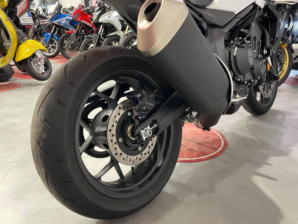 Honda CB 1000 Hornet (2025 - 26) (10)