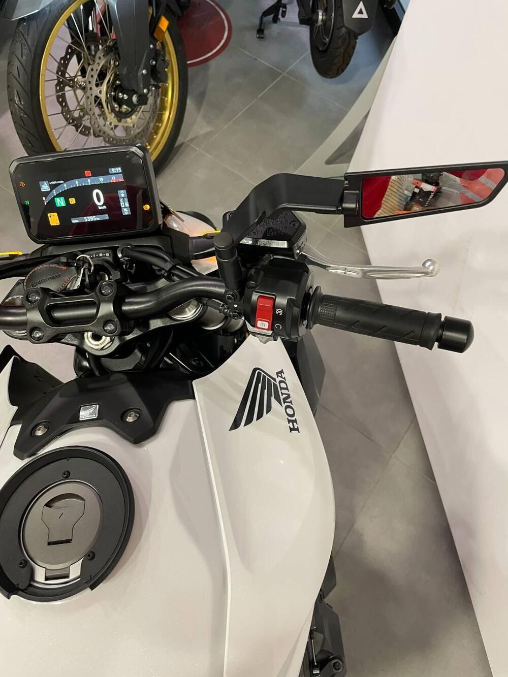 Honda CB 1000 Hornet (2025 - 26) (14)