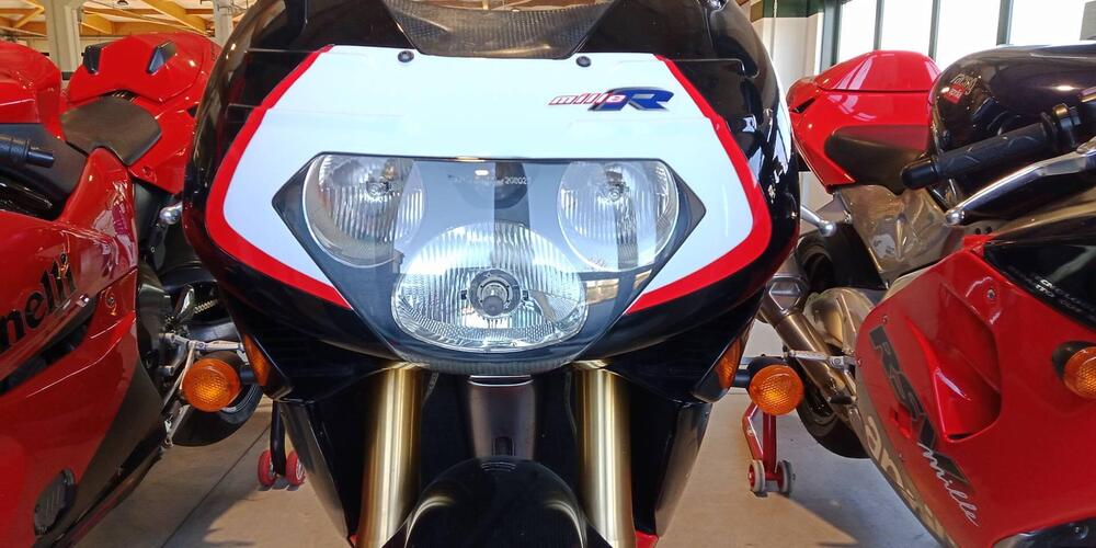 Aprilia RSV 1000 R (2)