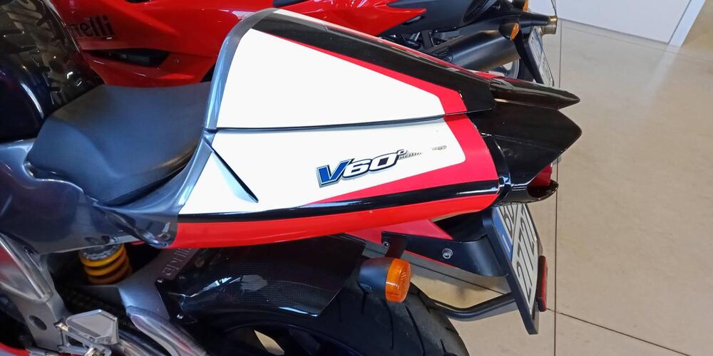 Aprilia RSV 1000 R (5)