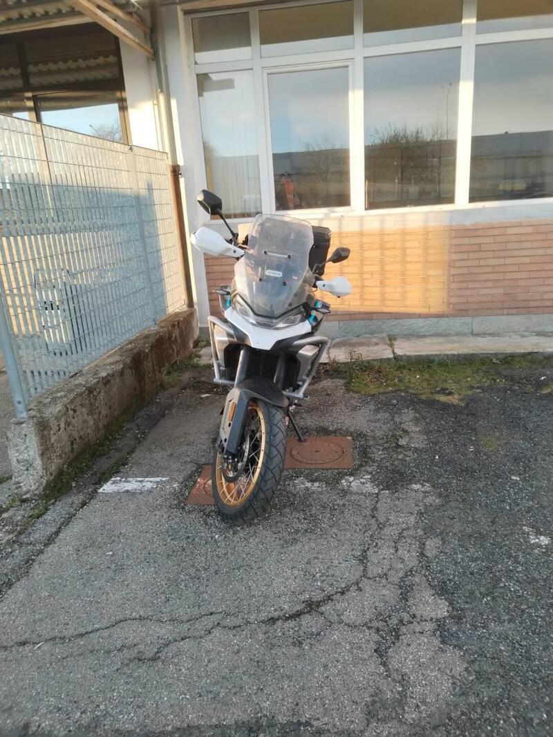 CFMOTO 700MT Adventure (2025 - 26)