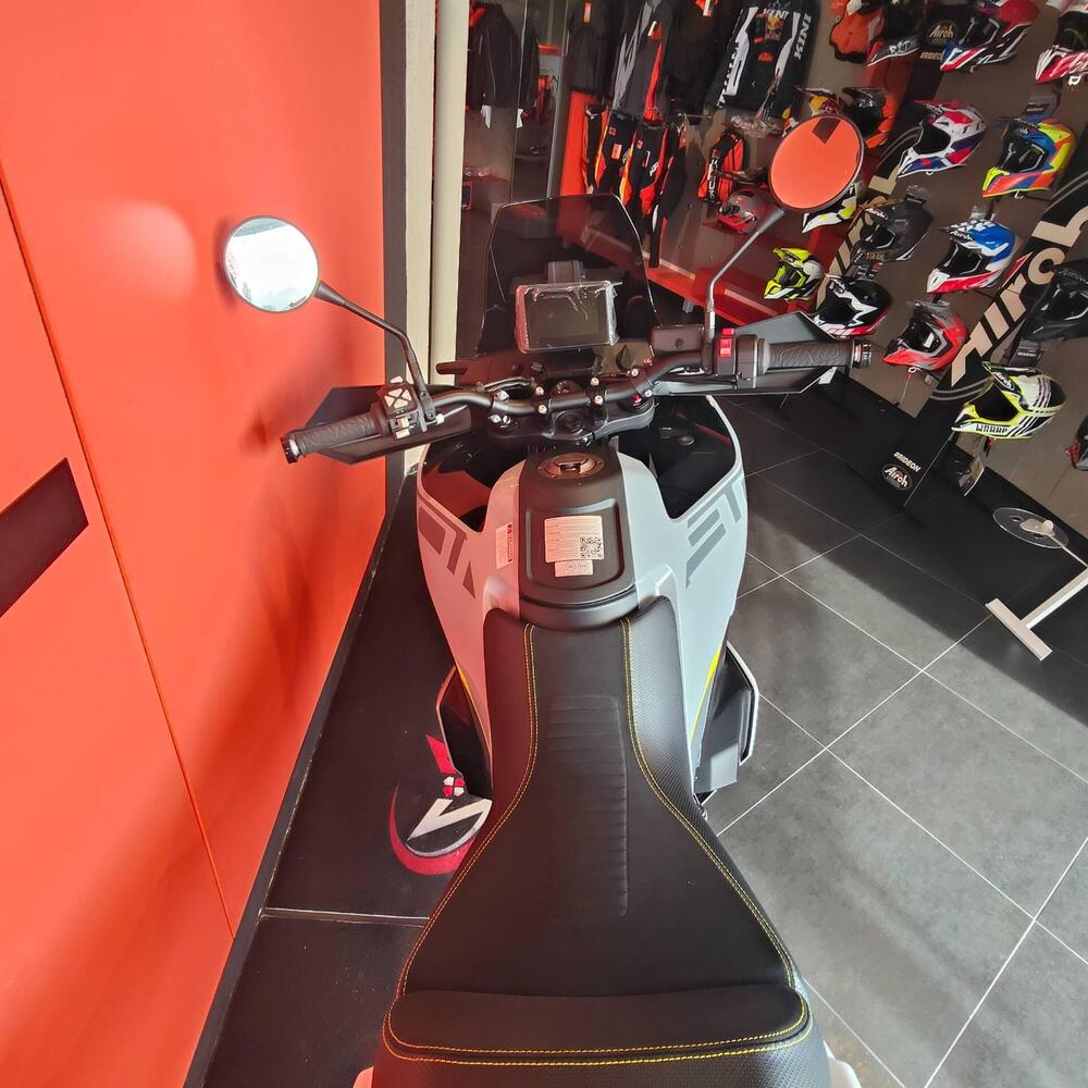 Husqvarna Norden 901 (2022 - 26) (3)