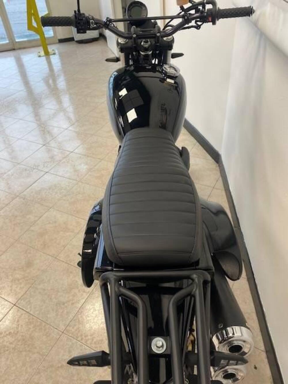 Swm Silver Vase 650 (2025 - 26) (10)