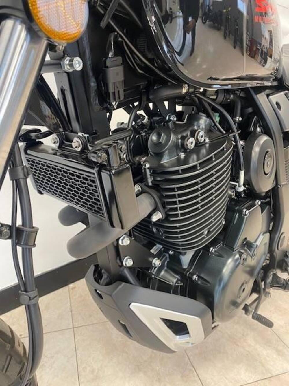 Swm Silver Vase 650 (2025 - 26) (15)