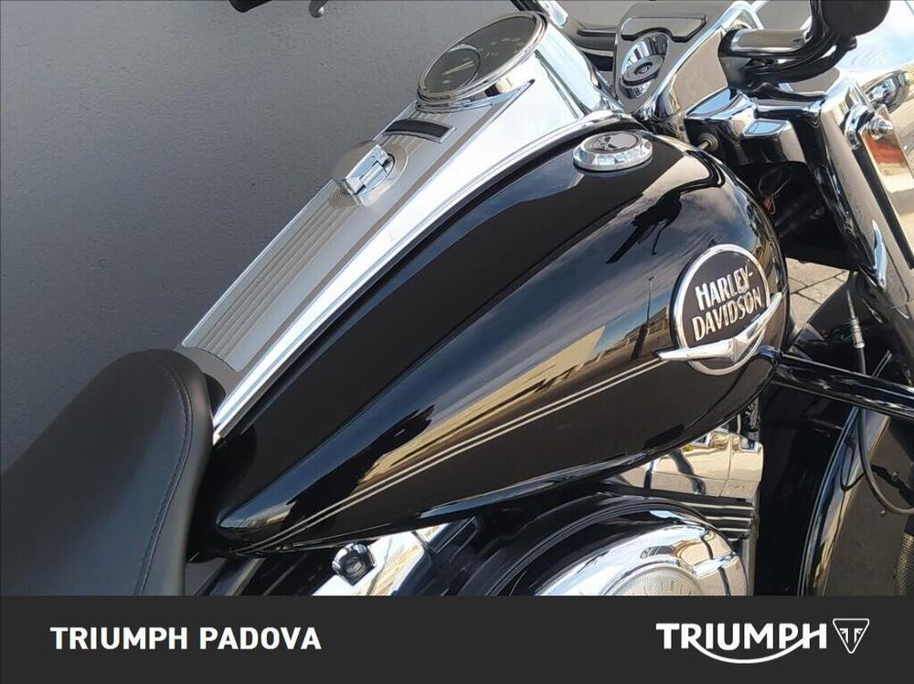 Harley-Davidson 1584 Road King Classic (2007 - 10) - FLHRC (4)