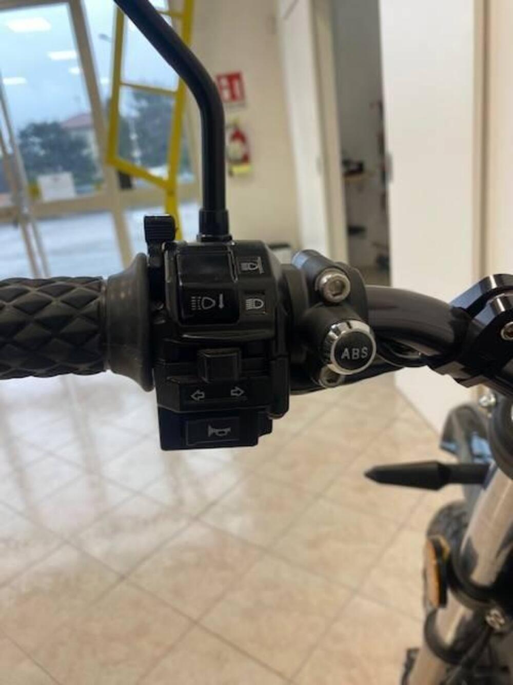 Swm Silver Vase 650 (2025 - 26) (11)