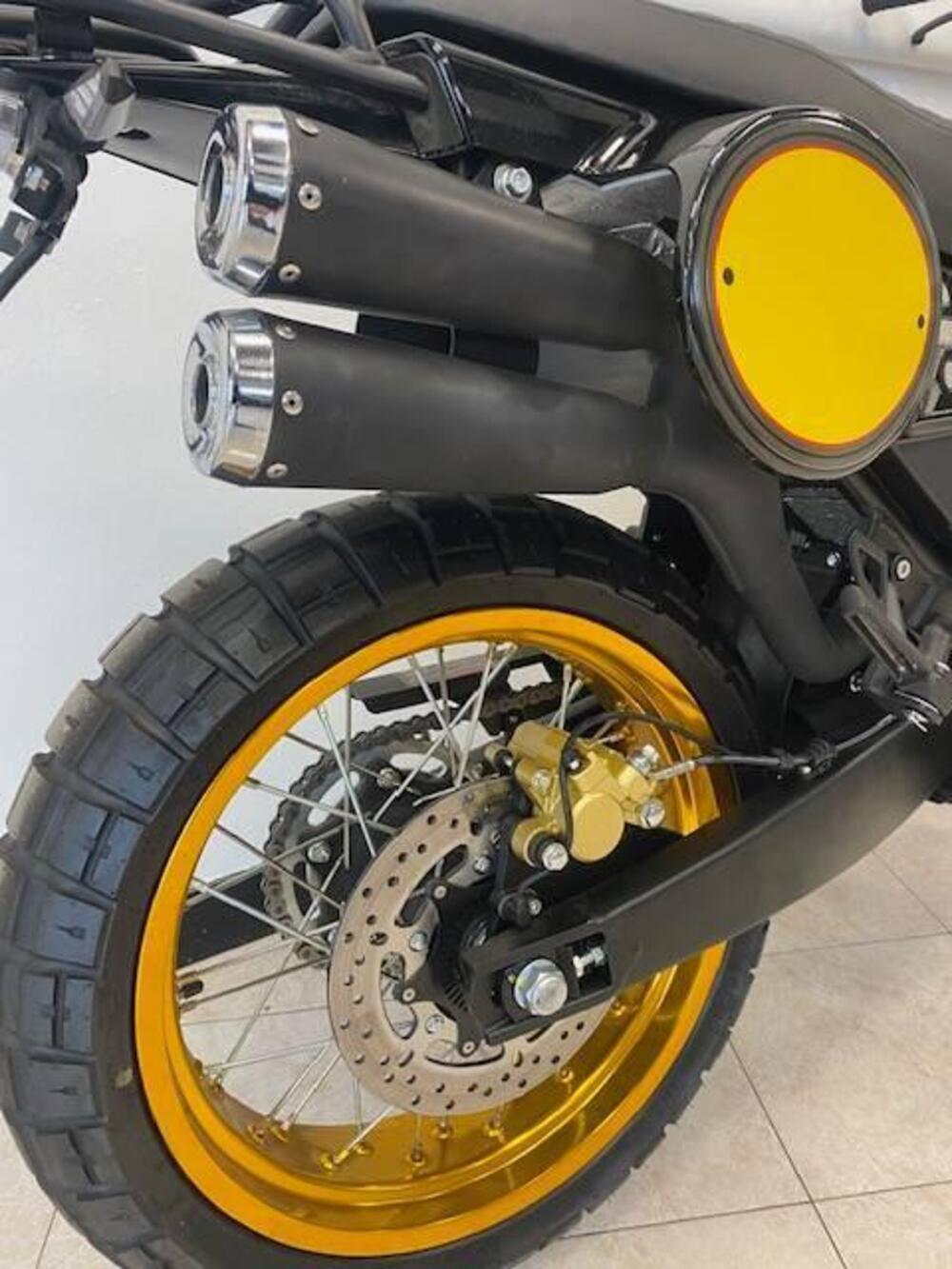 Swm Silver Vase 650 (2025 - 26) (18)