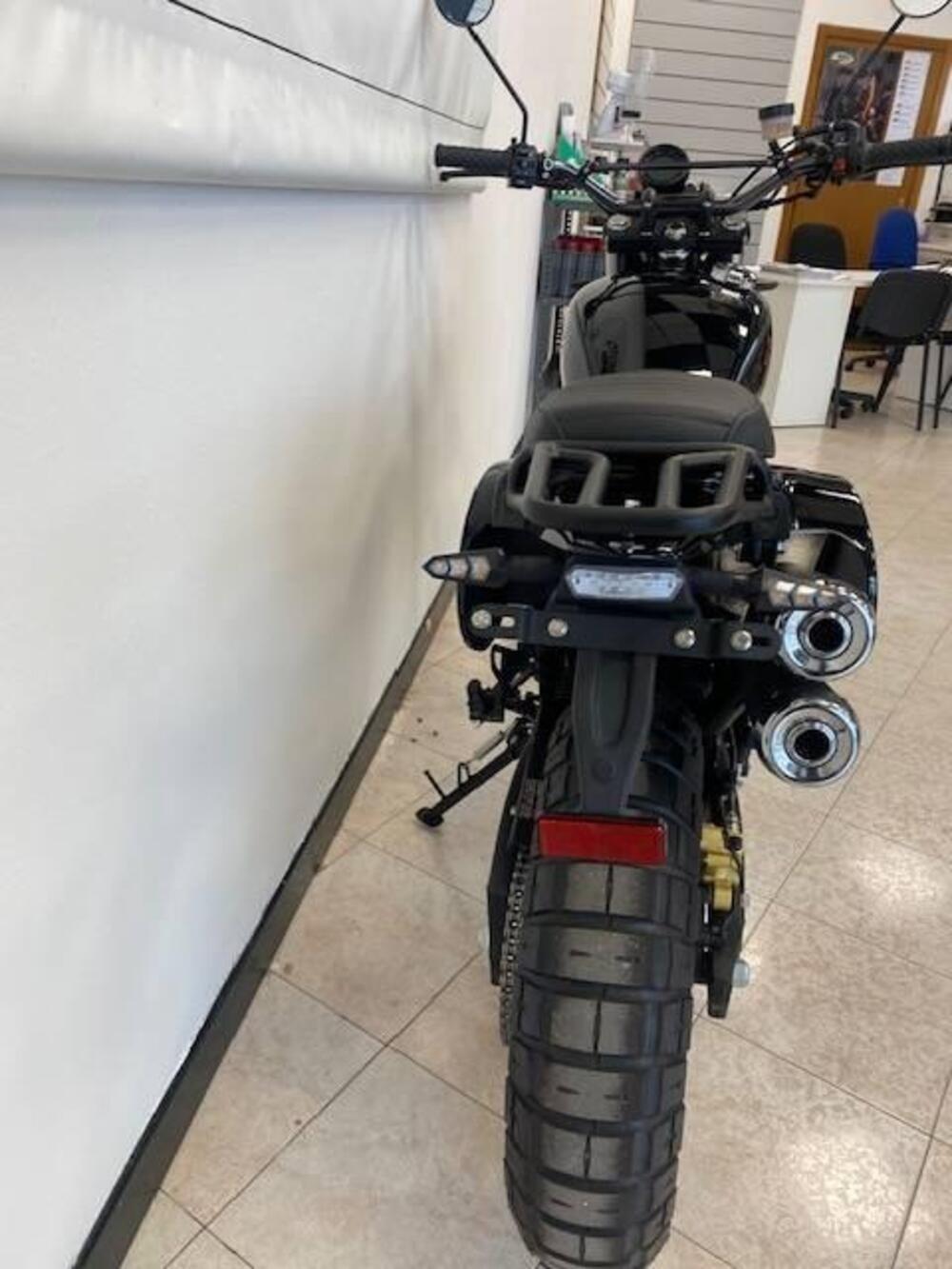 Swm Silver Vase 650 (2025 - 26) (9)