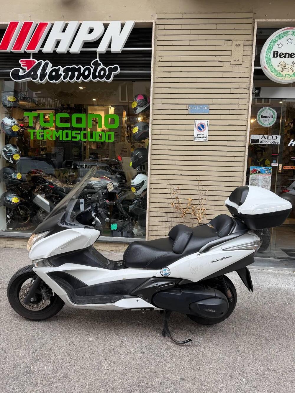 Honda SW-T 400 ABS (2008 - 16) (2)