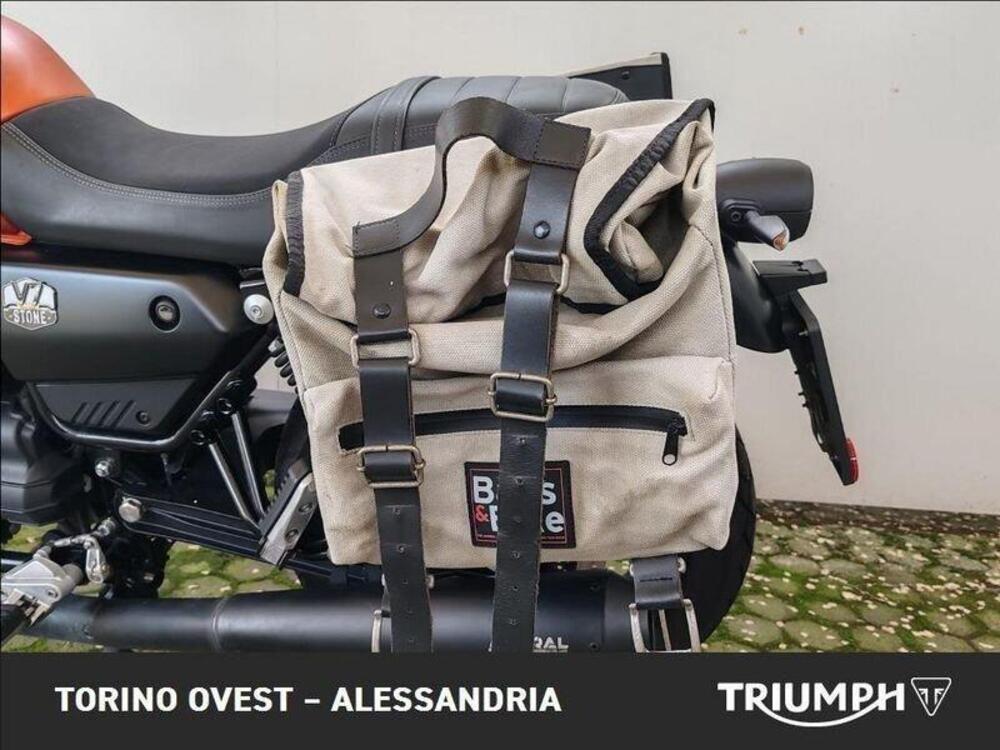 Moto Guzzi V7 Stone (2021 - 24) (7)