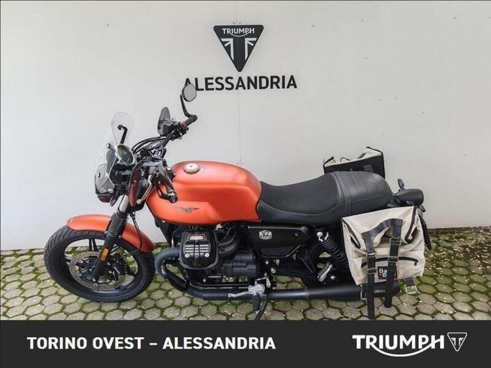 Moto Guzzi V7 Stone (2021 - 24) (3)