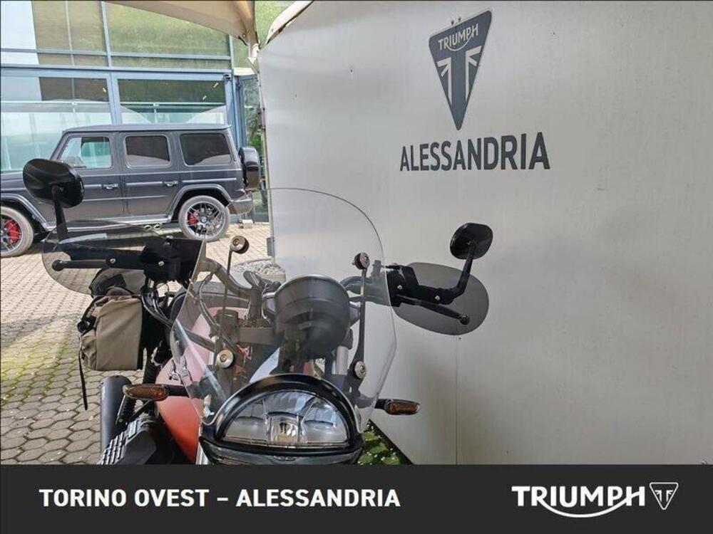 Moto Guzzi V7 Stone (2021 - 24) (6)