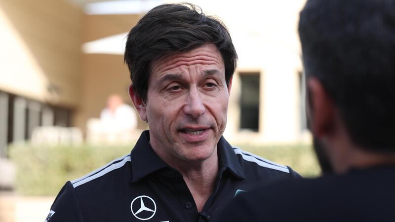 F1 2026. Mercedes nel mirino, Wolff attacca: &ldquo;Motore e benzina illegali? Totale cazzata. Ora si inventano che sono negli Epstein Files?&rdquo;