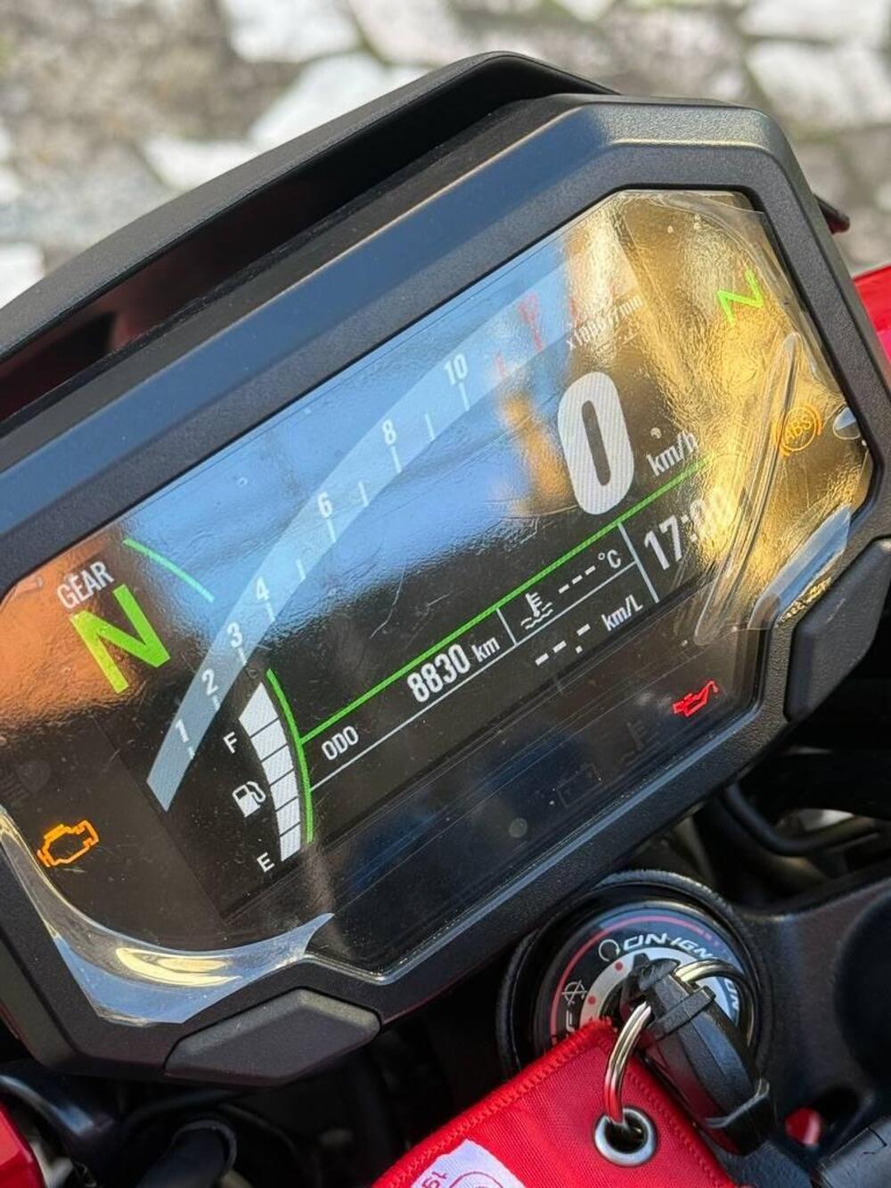 Kawasaki Z 500 SE (2024 - 26) (9)