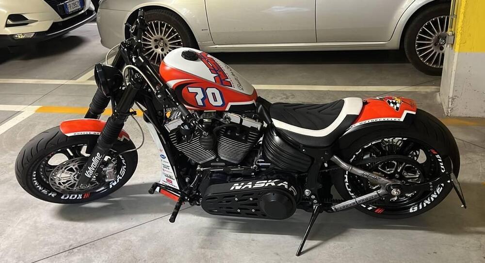 Harley-Davidson 1584 Rocker C (2009 - 11) - FXCWC (2)