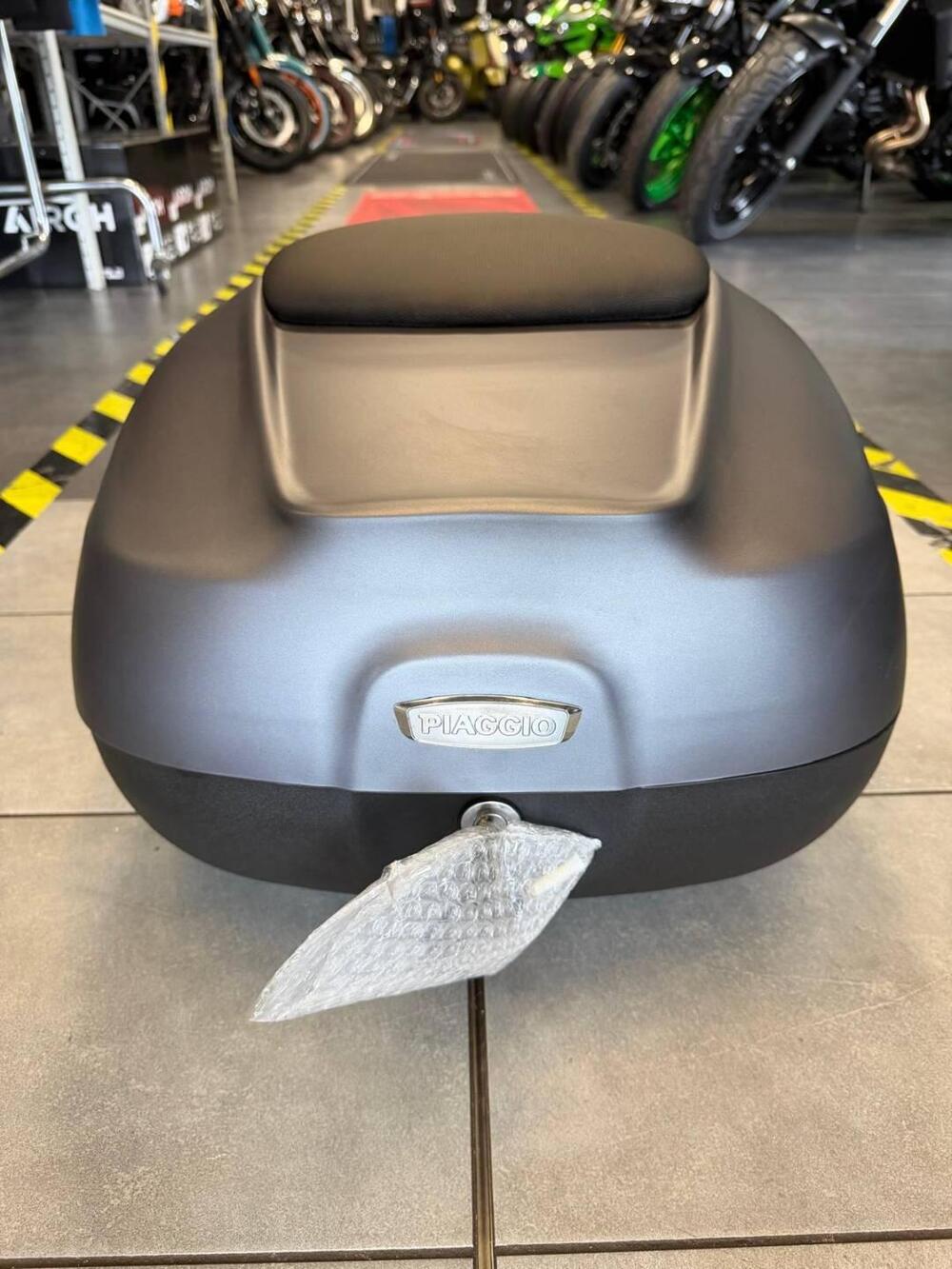 BAULETTO PIAGGIO ANTRACITE PER MP3 530