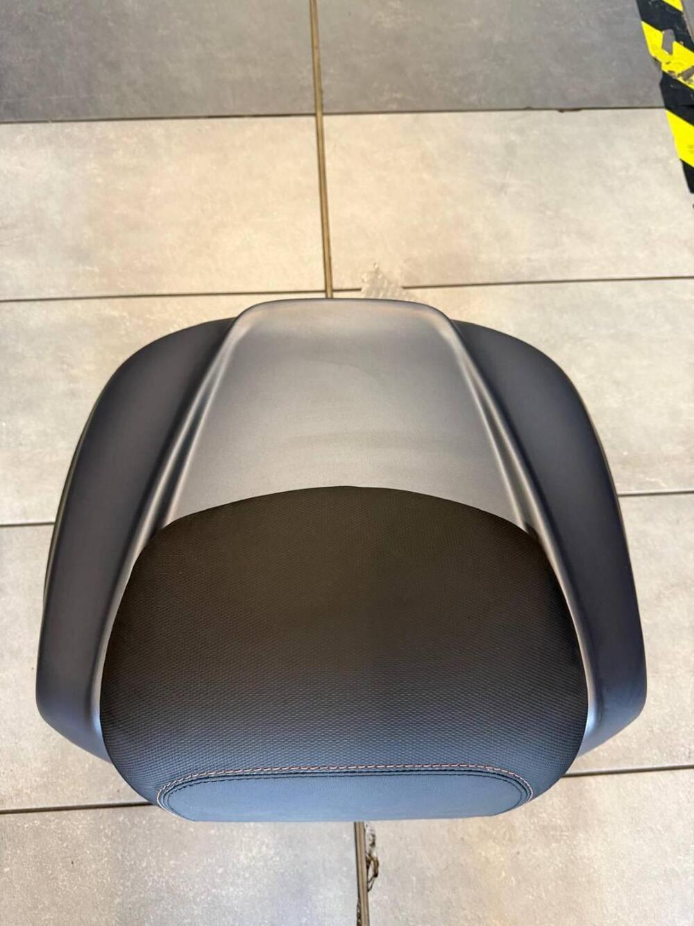 BAULETTO PIAGGIO ANTRACITE PER MP3 530 (4)