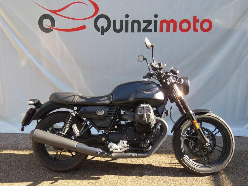 Moto Guzzi V7 III Stone Night Pack (2019 - 20)