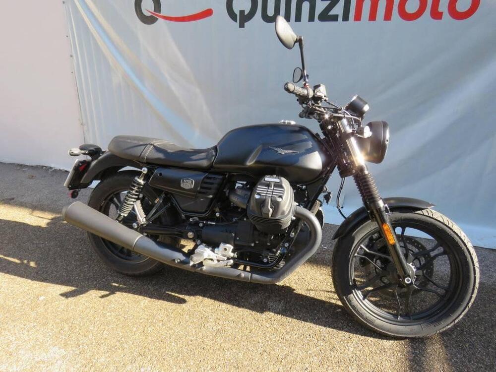 Moto Guzzi V7 III Stone Night Pack (2019 - 20) (2)