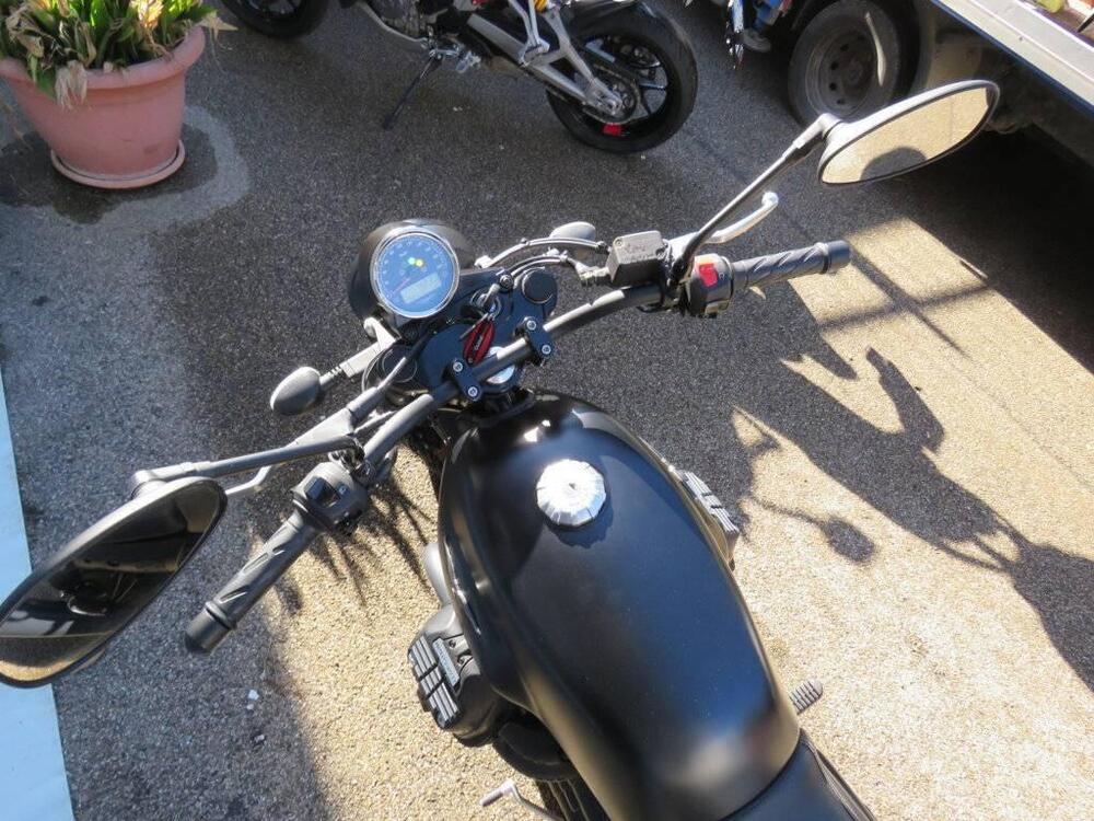 Moto Guzzi V7 III Stone Night Pack (2019 - 20) (14)