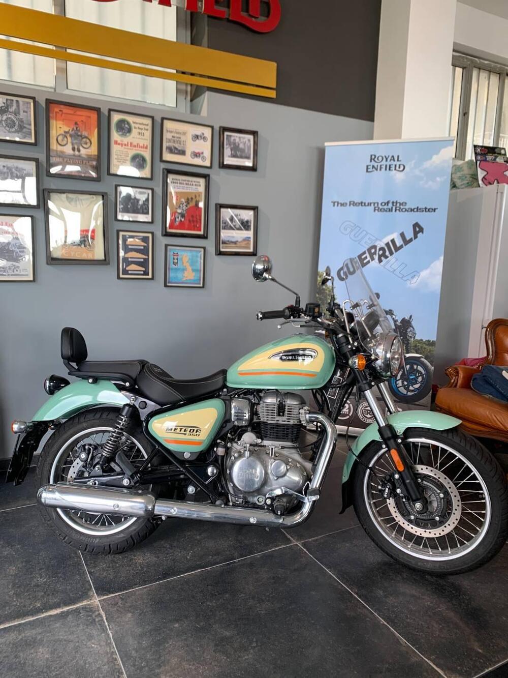 Royal Enfield Meteor 350 Aurora (2024 - 26) (2)