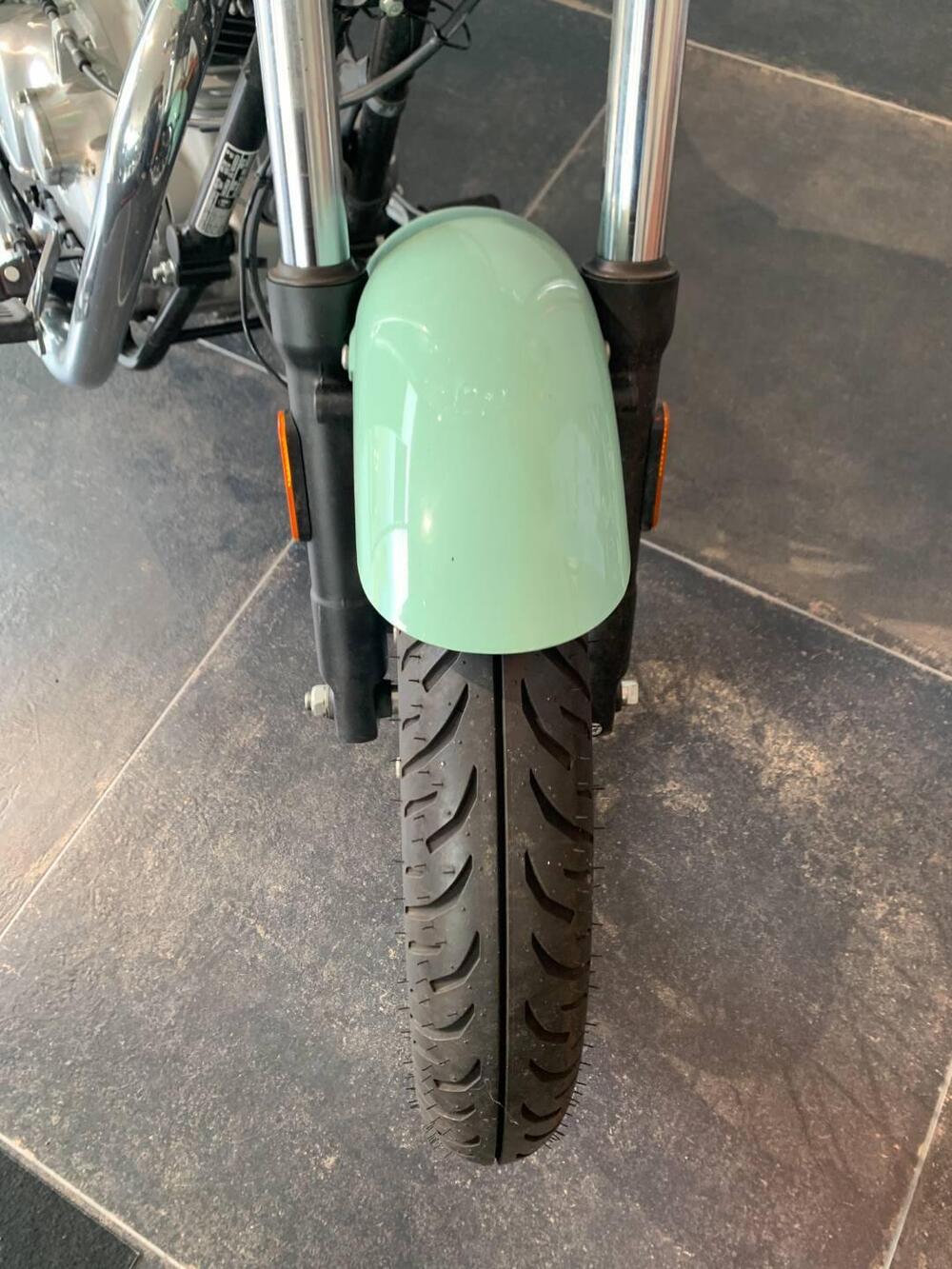 Royal Enfield Meteor 350 Aurora (2024 - 26) (4)