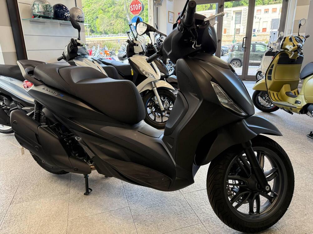 Piaggio Beverly 400 S (2025 - 26) (2)