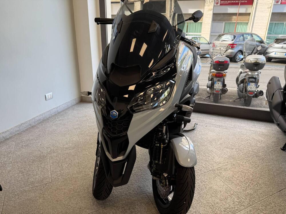 Piaggio MP3 310 Sport (2025 - 26) (2)