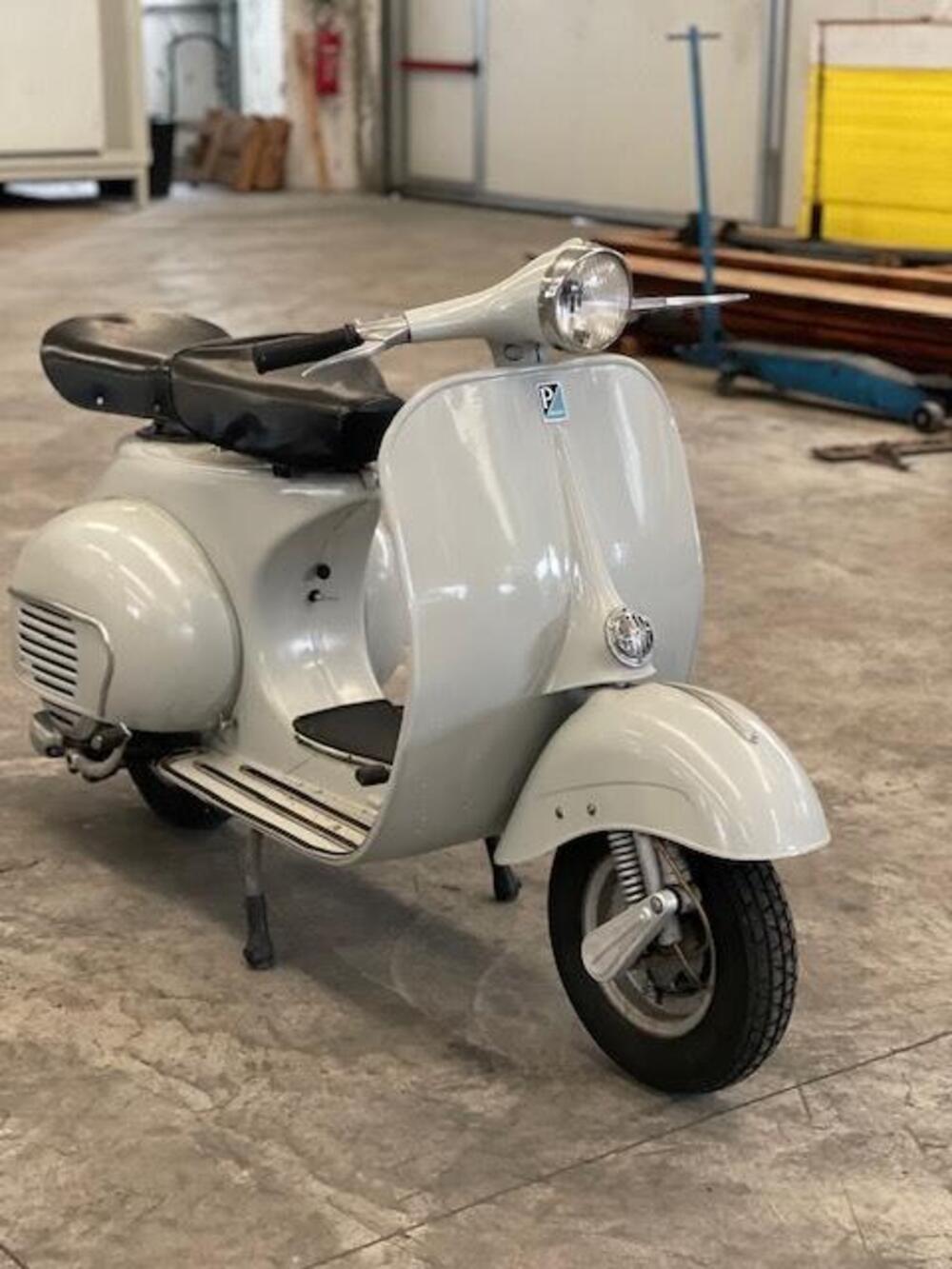 Piaggio Vespa 125 VNB5T (2)