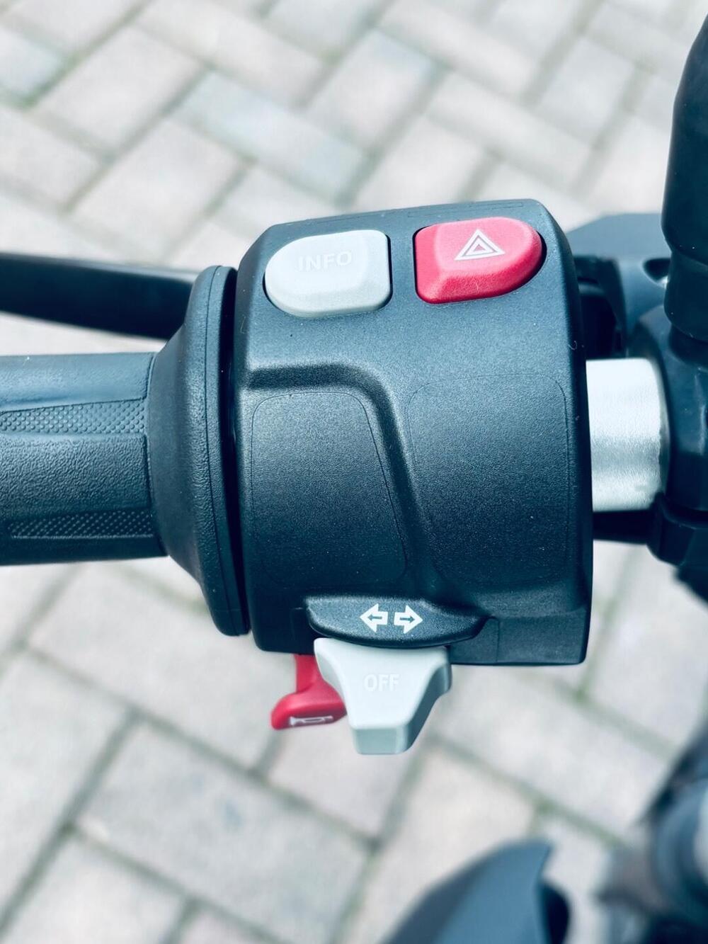 Bmw F 800 R (2009 - 11) (9)